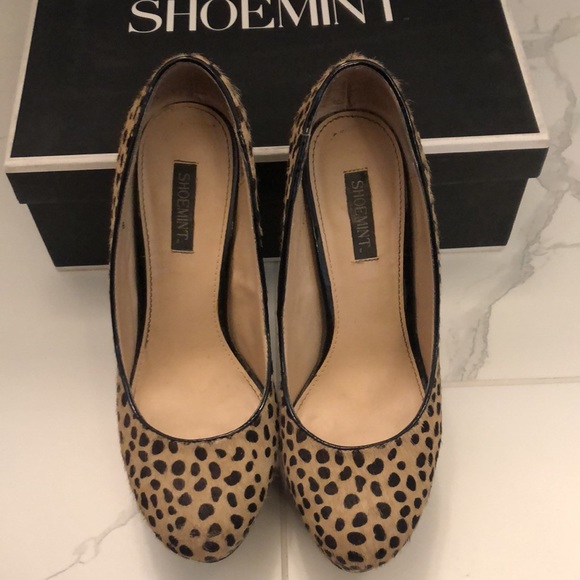 Shoe Mint Platform Heels, Size 6.5, Color Cheetah - Picture 3 of 3